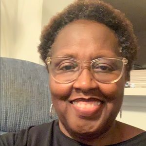 Meet your Posher, Denise